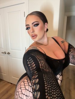 Miss Thick N Tatted 🐙 OnlyFans Leaked Videos & Photos