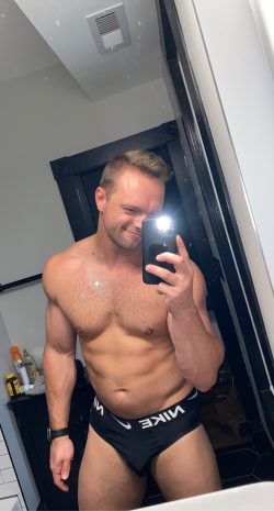 C W OnlyFans Leaked Videos & Photos