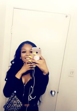 Mia (miafee) Leaked Photos and Videos