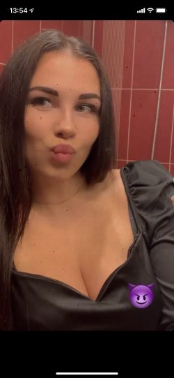 Sugar baby (u149573349) Leaked Photos and Videos