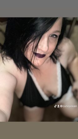 CurvyVixan OnlyFans Leaked Videos & Photos