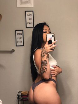 Yang(ThroatQueen)Top 5% OnlyFans Leaked Videos & Photos