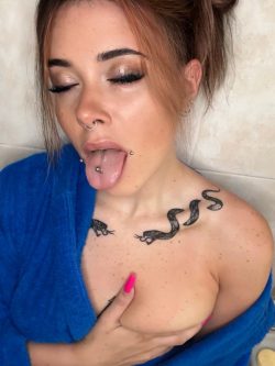 Bipolwh0r3 OnlyFans Leaked Videos & Photos