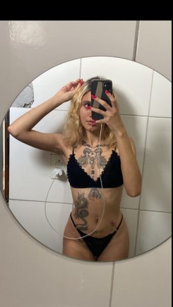 Larissinha 🔥 (sxxz18) Leaked Photos and Videos