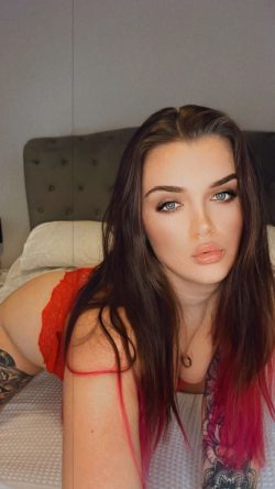 Laura OnlyFans Leaked Videos & Photos