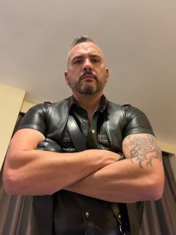 English Leather Master (englishleathermaster) Leaked Photos and Videos
