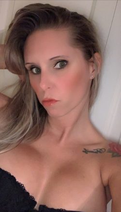 Félicia OnlyFans Leaked Videos & Photos