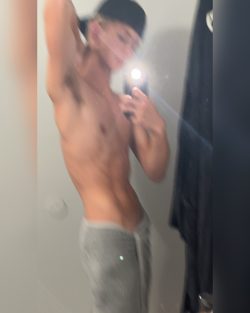 H (h_twink) Leaked Photos and Videos