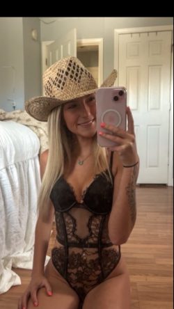 kinlee🐄 (blondeanddirtyyy) Leaked Photos and Videos