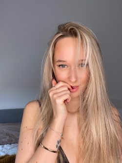 Blondedouce (blondedouce) Leaked Photos and Videos