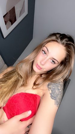 Ivee OnlyFans Leaked Videos & Photos