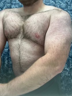 240 lbs of hair and fluff OnlyFans Leaked Videos & Photos
