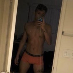 R OnlyFans Leaked Videos & Photos